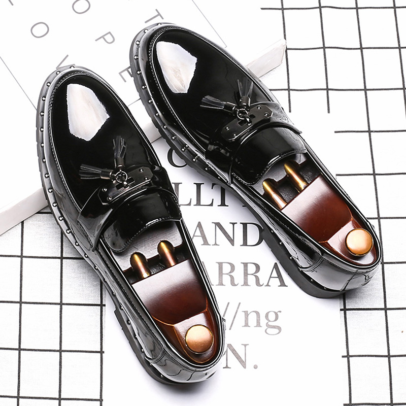 Italy Sepatu Pantofel Merek Me - Men Shoes Louboutin ulasan dan harga